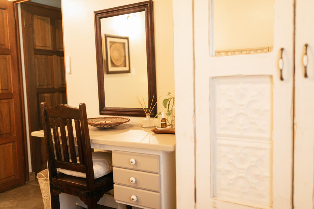 Phalaborwa Accommodation - Thula Moya Self-Catering Cottage. 5 minutes from the Kruger National Park Phalaborwa Gate. Phalaborwa Accommodation Twin Room