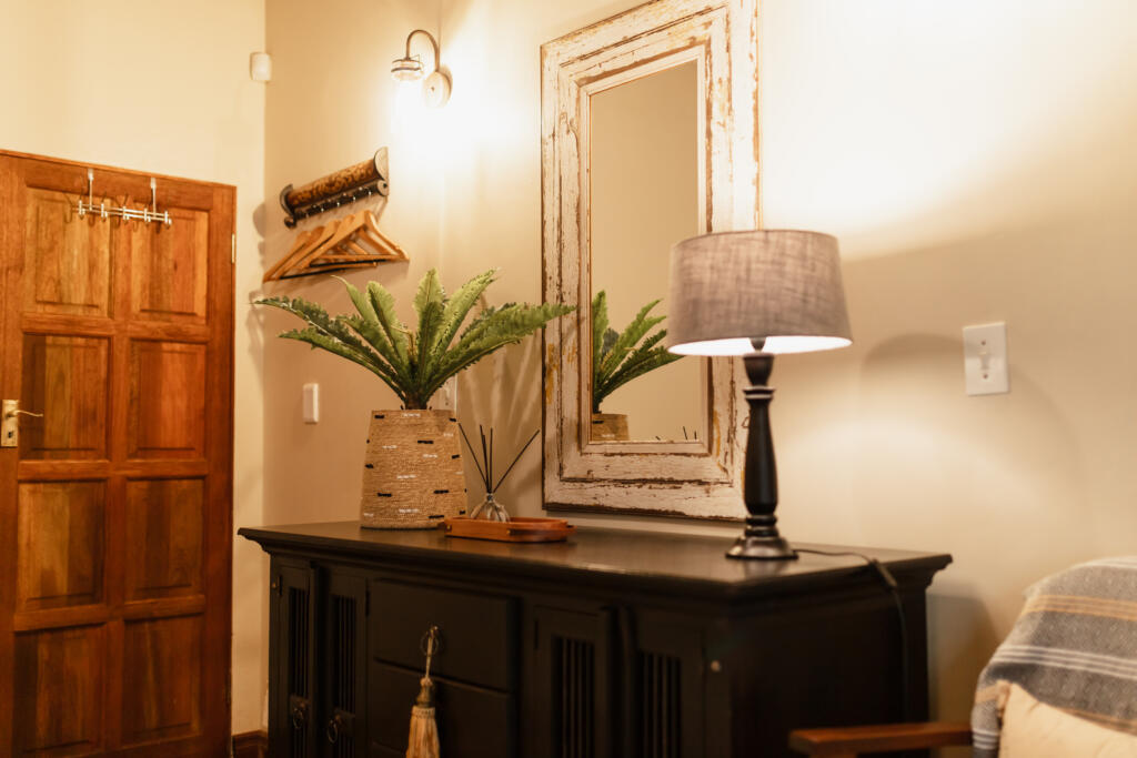 Phalaborwa Accommodation - Thula Moya Self-Catering Cottage. 5 minutes from the Kruger National Park Phalaborwa Gate. Phalaborwa Accommodation Self-Catering