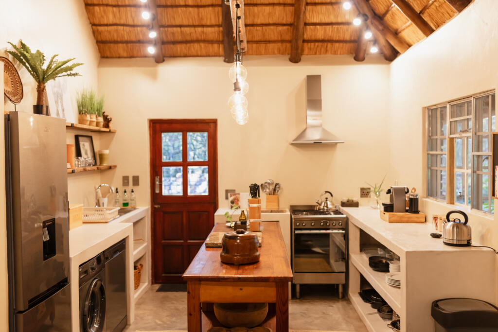 Phalaborwa Accommodation - Thula Moya Self-Catering Cottage. 5 minutes from the Kruger National Park Phalaborwa Gate.