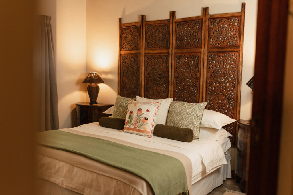 Phalaborwa Accommodation - Thula Moya Self-Catering Cottage. 5 minutes from the Kruger National Park Phalaborwa Gate. Phalaborwa Accommodation Self-Catering