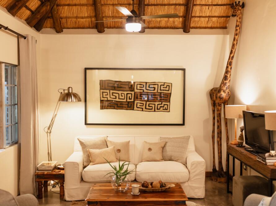 Phalaborwa Accommodation - Thula Moya Self-Catering Cottage. 5 minutes from the Kruger National Park Phalaborwa Gate.
