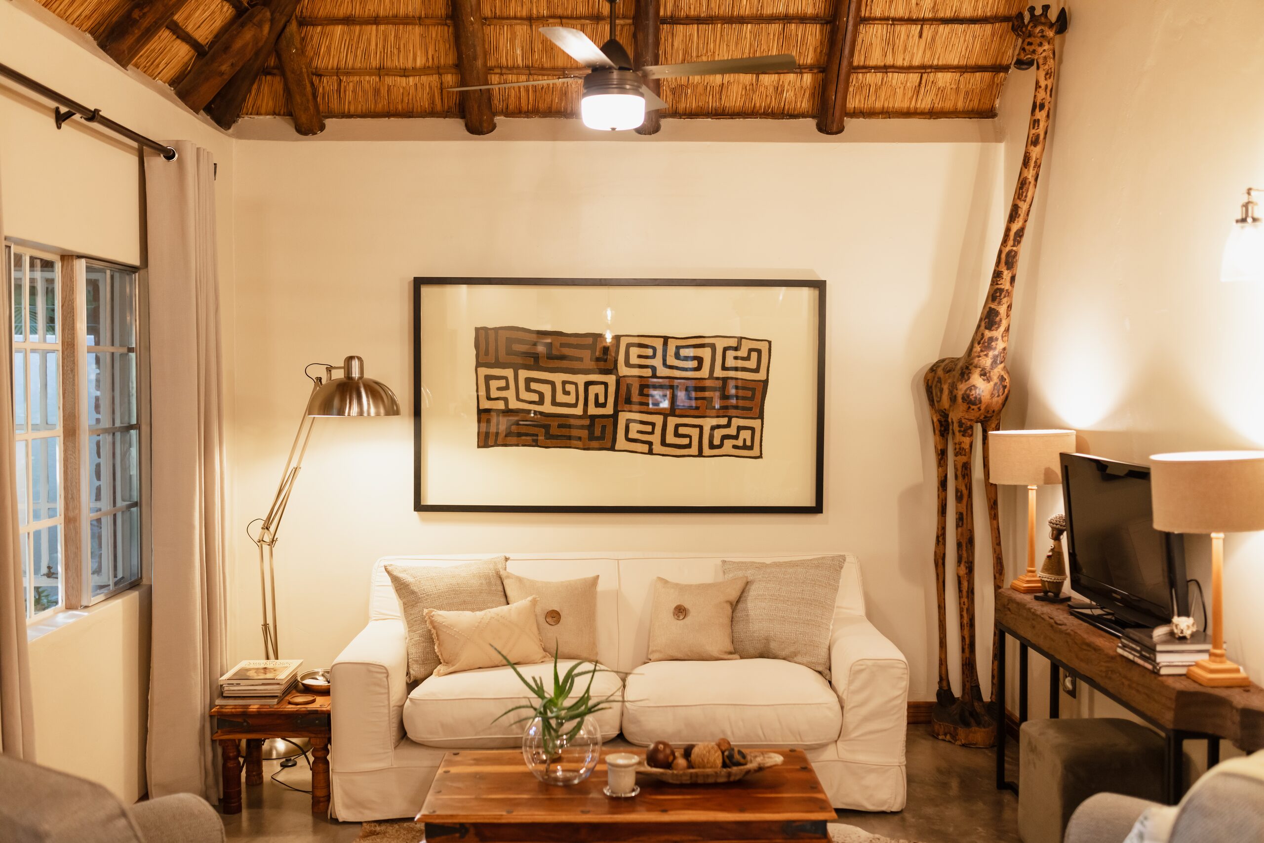 Phalaborwa Accommodation - Thula Moya Self-Catering Cottage. 5 minutes from the Kruger National Park Phalaborwa Gate.