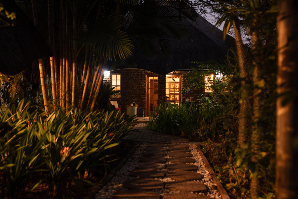 Phalaborwa Accommodation - Thula Moya Self-Catering Cottage. 5 minutes from the Kruger National Park Phalaborwa Gate.
